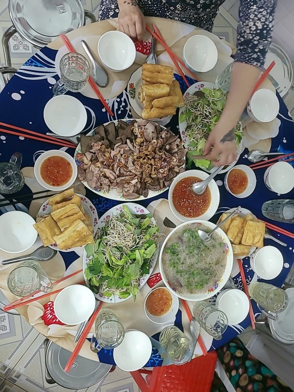 Cái tay mần chủ quyền nà nha…