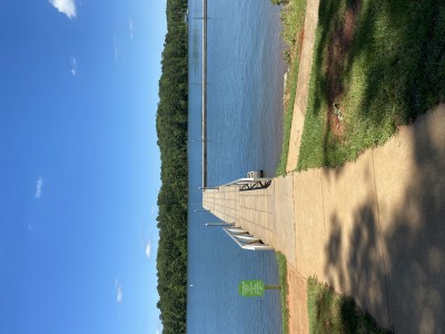 Tất cả chỉ là tạm và thoáng. Thoắt cái đã là phía sau lưng...